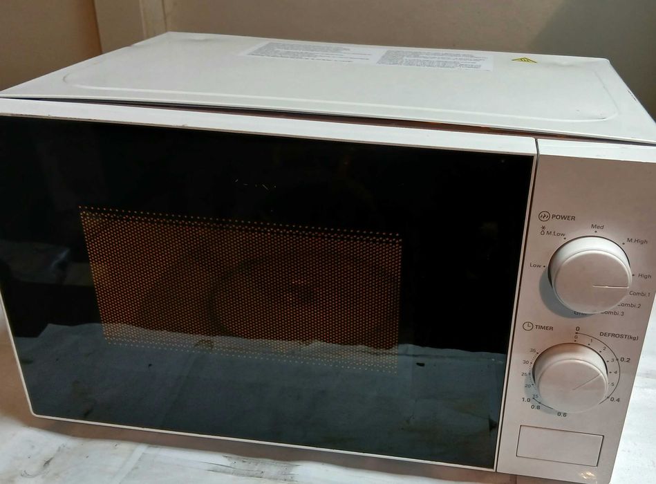 Микровълнова фурна с грил