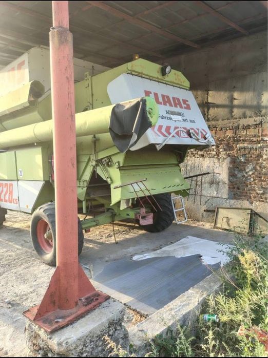 Зърнокомбайн CLAAS Commandor 228 CS