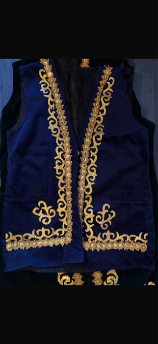 Продам национальные жилетки