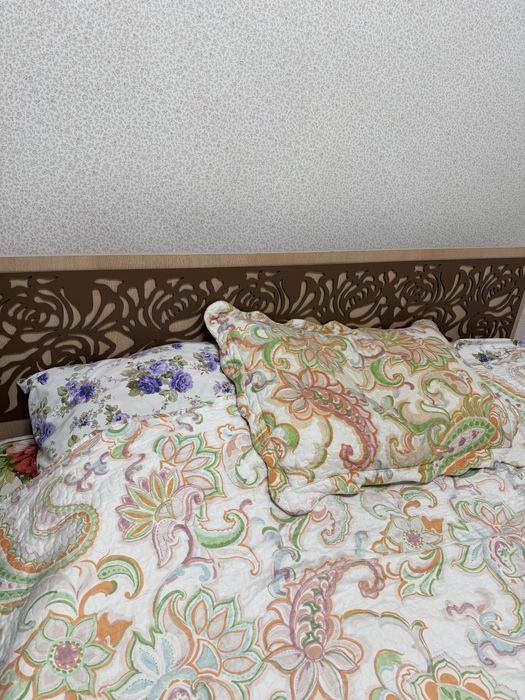 Продам кровать с матрасом