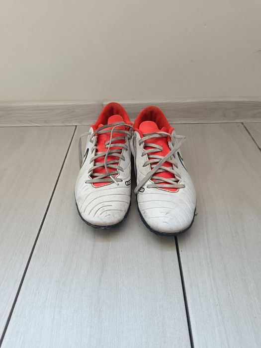 Футболни обувки Nike LEGEND 10 CLUB TF размер 39,5