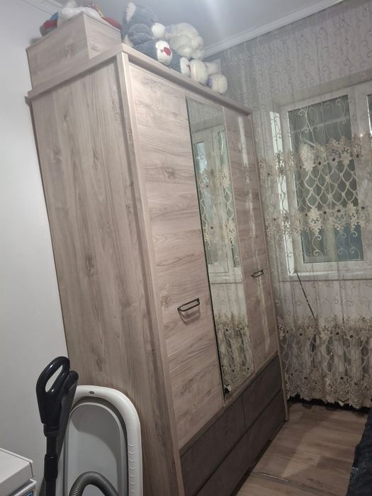 Продам спальный гарнитур б/у.