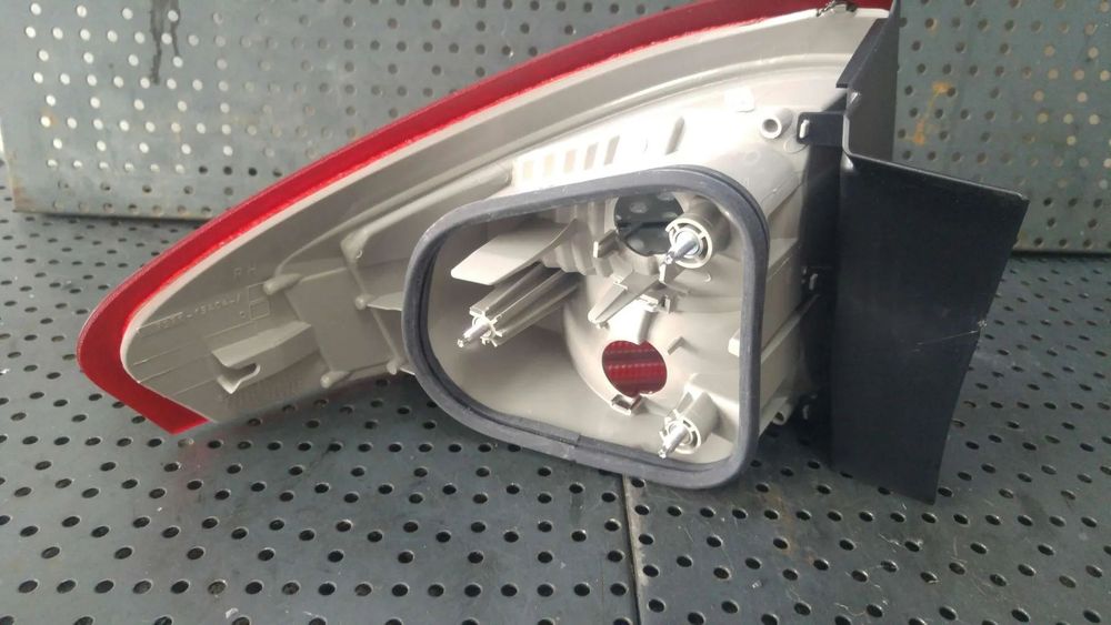 Stop tripla lampa dreapta aripa ford mondeo 4 ba7 7s7113404a