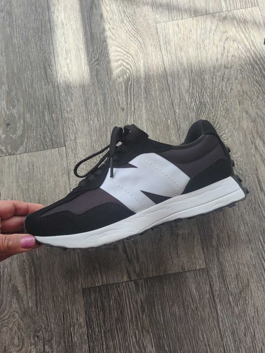 Маратонки new balance