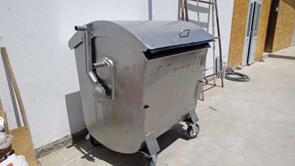 Мусорный бак. Контейнеры для мусора