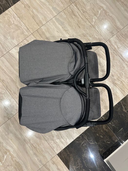 Коляска для двойни