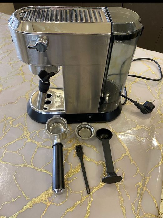 Продам кофемашина Delonghi