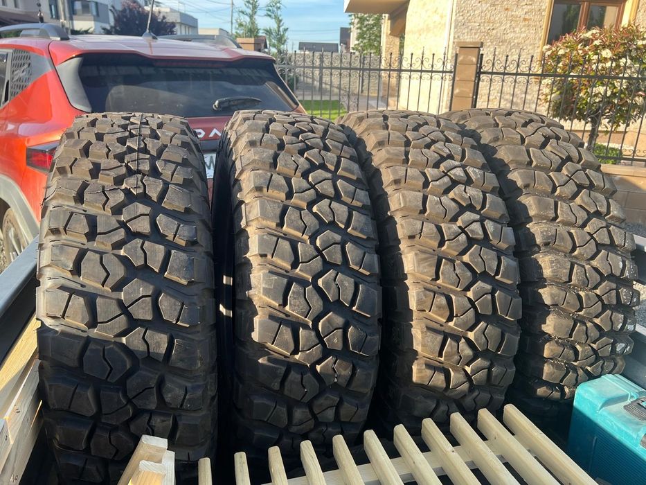 Set anvelope Jeep Wrangler 2022 BFGoodrich KM2 255/75R17 (5 buc, DOT 2021)