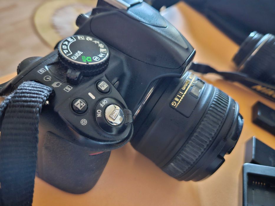 Фотоапарат NIKON D3100 с 2 обектива, чанта и други