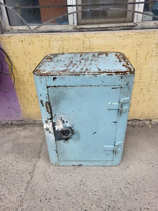 Продам сейф б/у недорого