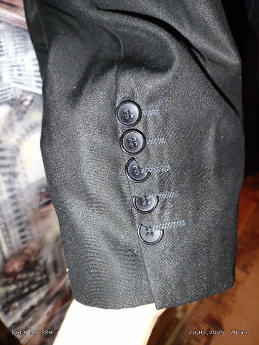 Продам 2 кастюма