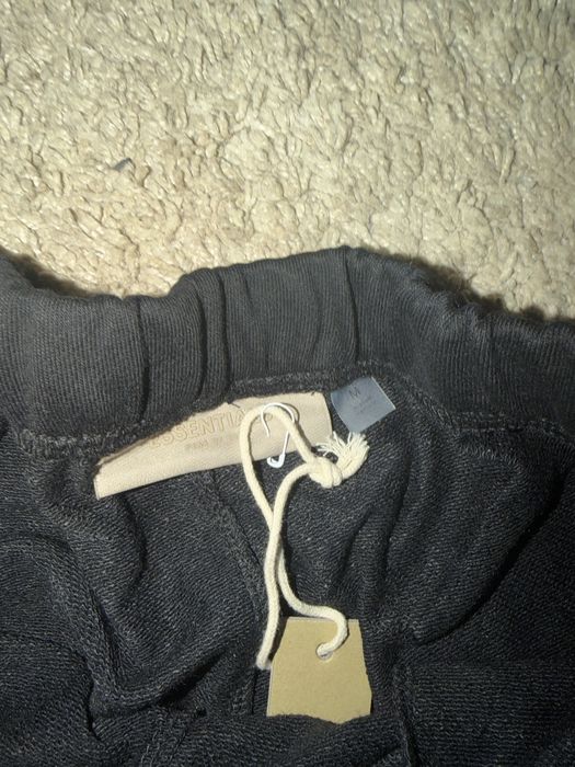 Pantaloni essentials