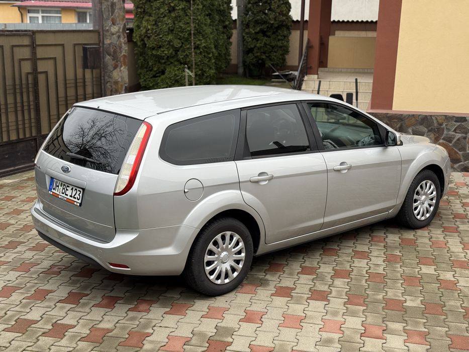 Ford Focus 1.6 benzina/ euro 5/ dublu clima/ scaun electric/ Germania