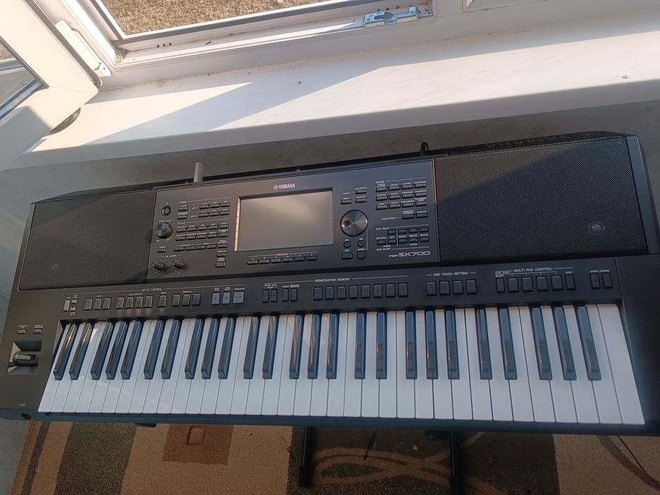 Yamaha psr sx-700