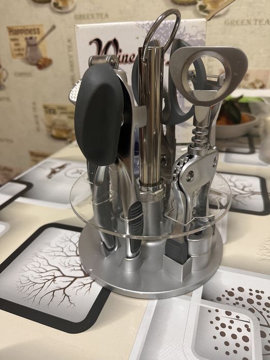 Кухонный набор который приголится в хозяйстве