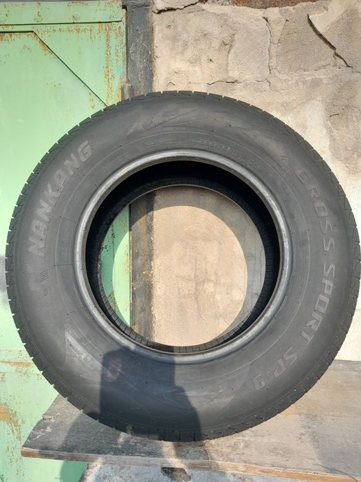 Шины 235х70х16 на паркетник