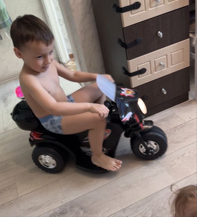 Продам электро мотоцикл детский