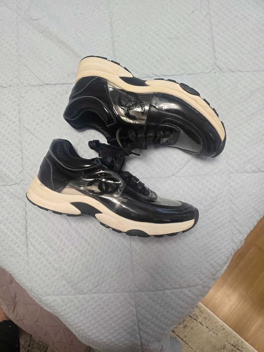 Adidași CC 37.  Piele și silicon
