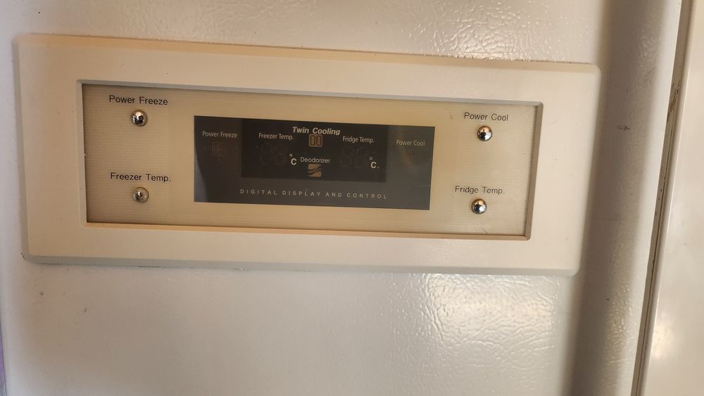 Продам срочно холодильник