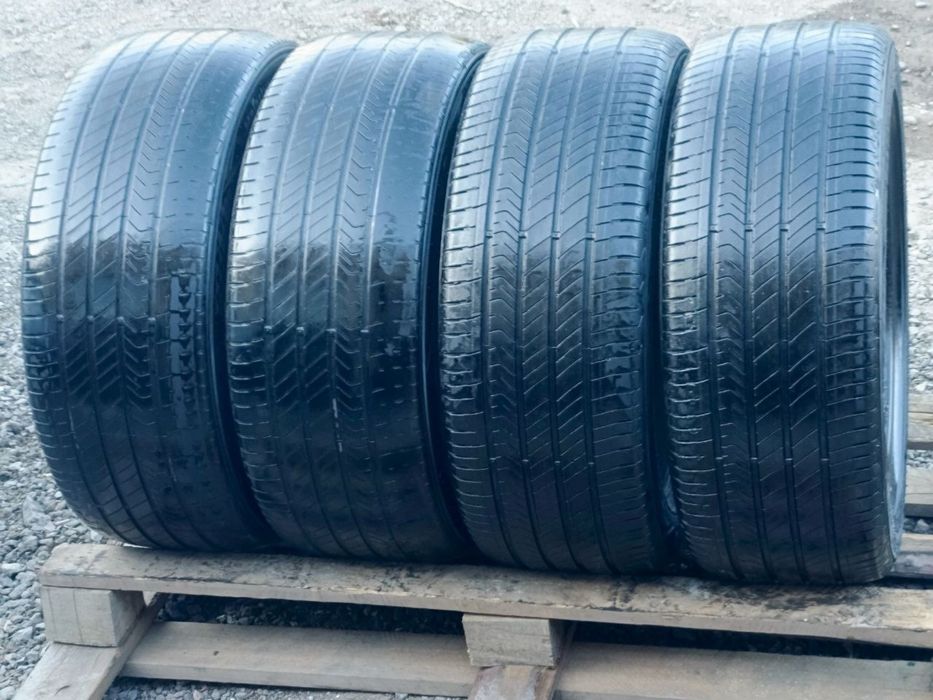 245/45/18 Kumho 4 шт