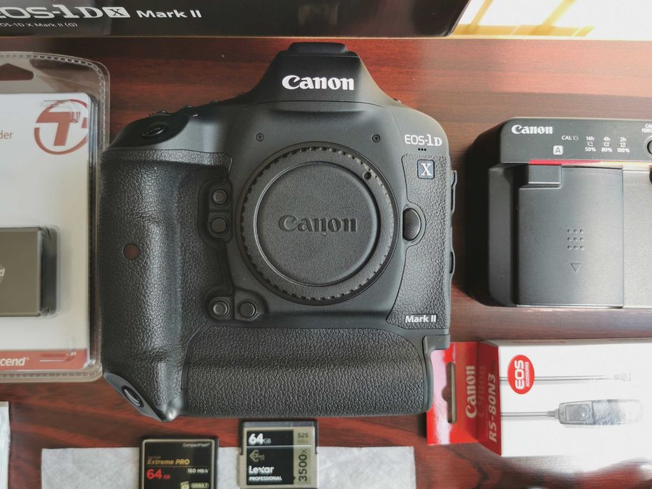 Canon 1DX Mark II + extra accesorii (ca nou)