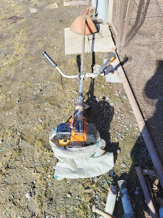 Триммер для покоса травы