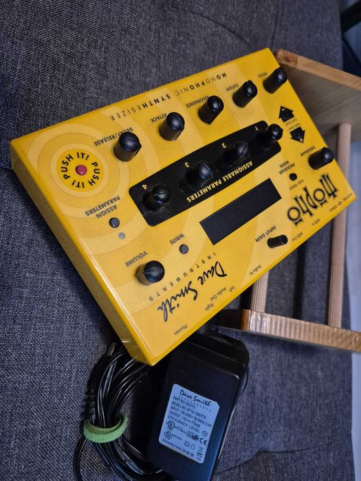 Dave Smith Instruments Mopho Analog Synthesizer
