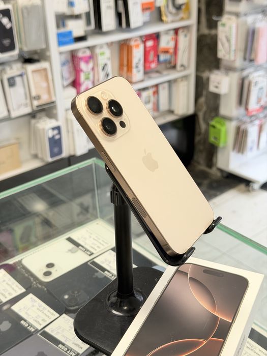 Apple iPhone 16 Pro 256GB Desert Titanium