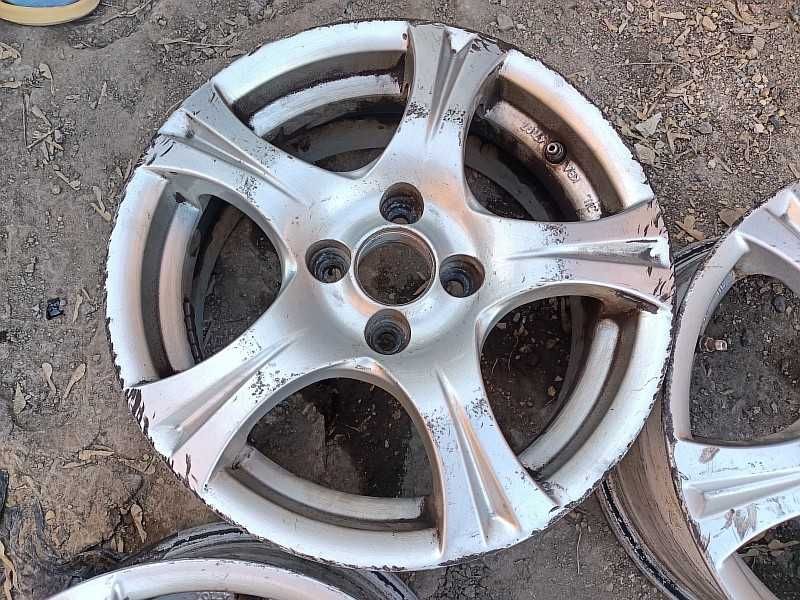 Продам оригинальные легкосплавные диски