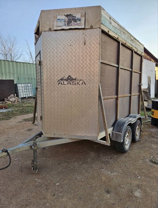 Продам прицеп коневоз