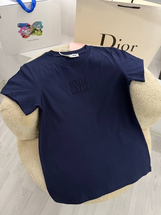 Продавам дамски тениски топ качество