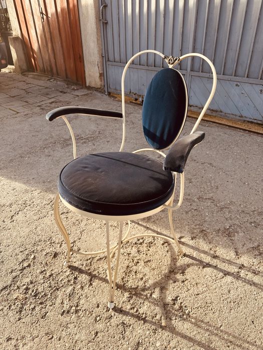 Декоративен стол с подлакътници – нео-рококо стил