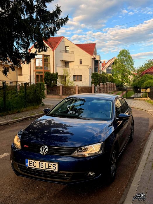 Volkswagen Jetta (2014) – 1.6 TDI | Foarte Îngrijită | Dotări Multimedia Premium
