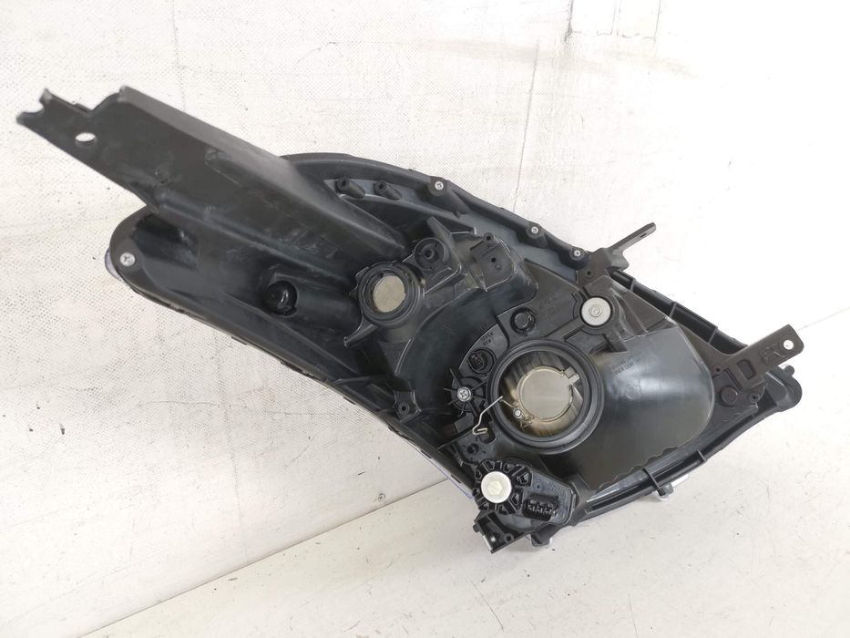 Ляв фар Сузуки Суифт / Suzuki Swift 3 Оригинален, в добро състояние