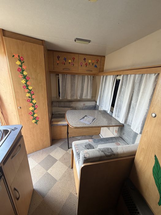 Rulotă Caravelair Antares Luxe 390 (An 2002) – Înmatriculată RO, FĂRĂ infiltrații, Ușoară (830 kg)
