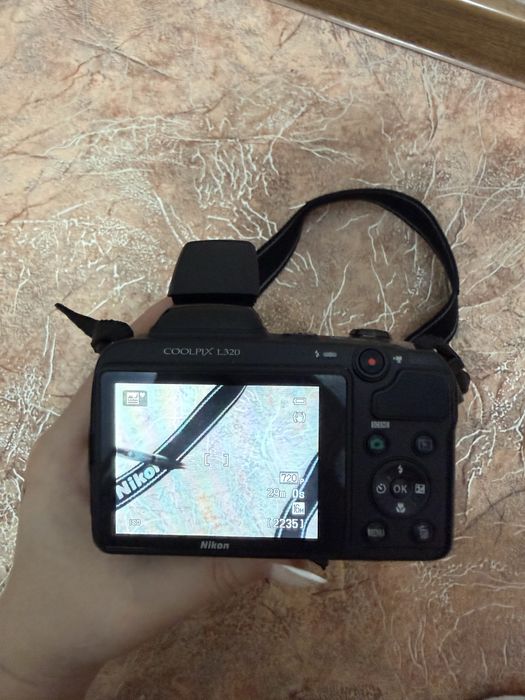 Nikon coolpix L320