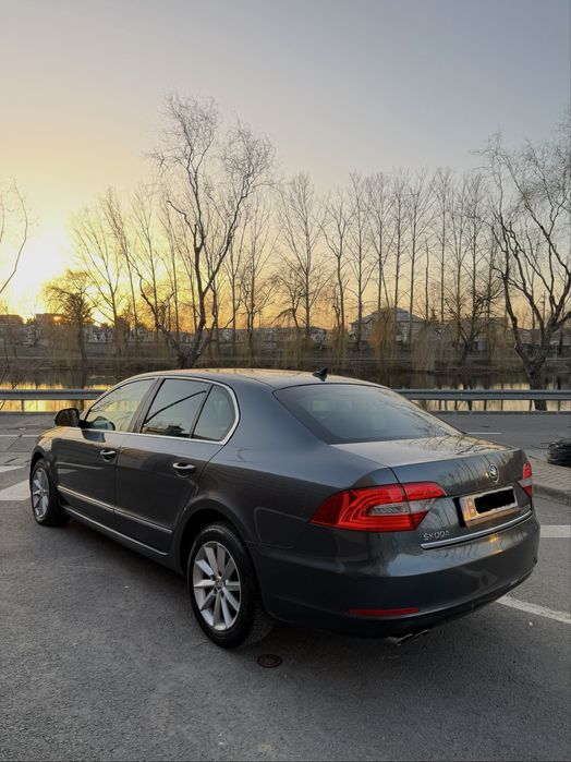 Vând Skoda Superb