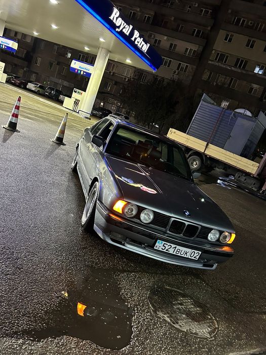 Продам BMW 525 E34
