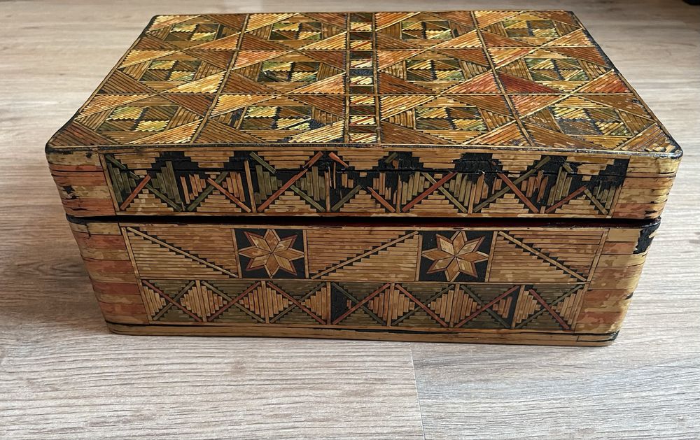 Старинна дървена кутия ръчна изработка антика