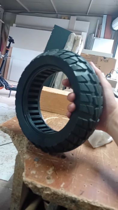Безкамерна гума 10×2.70 за ел.тротинетки Kugoo Kirin G2 Max