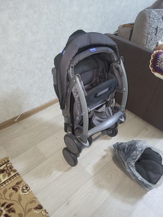 Коляска c chicco в отличном состоянии.