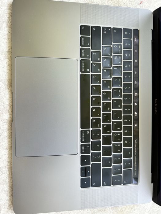 MacBook Pro 15.4” 2018 | Core i7 | 32GB RAM | 512GB SSD | Touch Bar