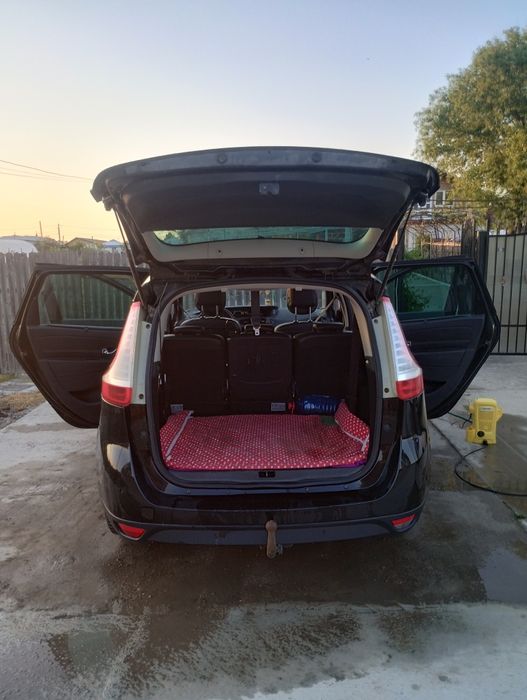 Vând Renault Espace scenic anul 2012