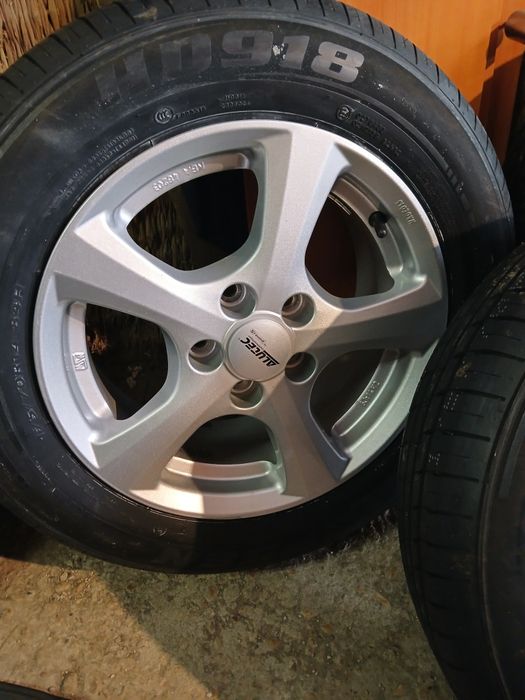 175 70 14 джанти с чисто нови гуми