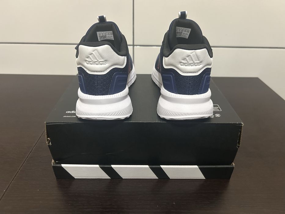 Adidasi Adidas baieti Nr. 34