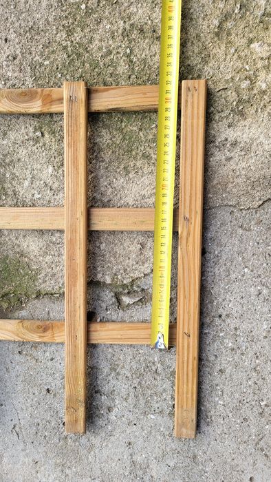 Продавам декоративна дървена ограда.  6 пана