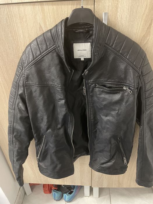 Geaca de piele jack&jones marimea L ca noua