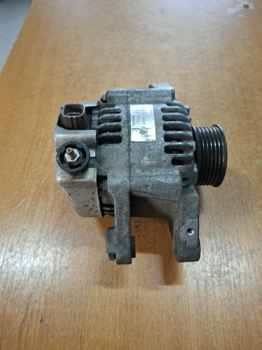Alternator Toyota Yaris 1.0 VVT-i (04-13)