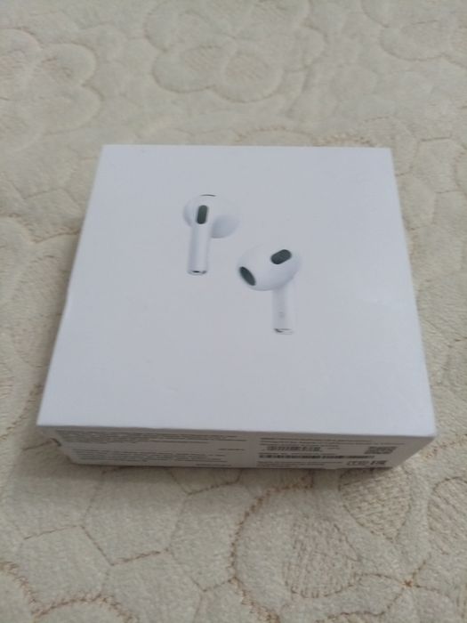 Продам айрподс 3 работает