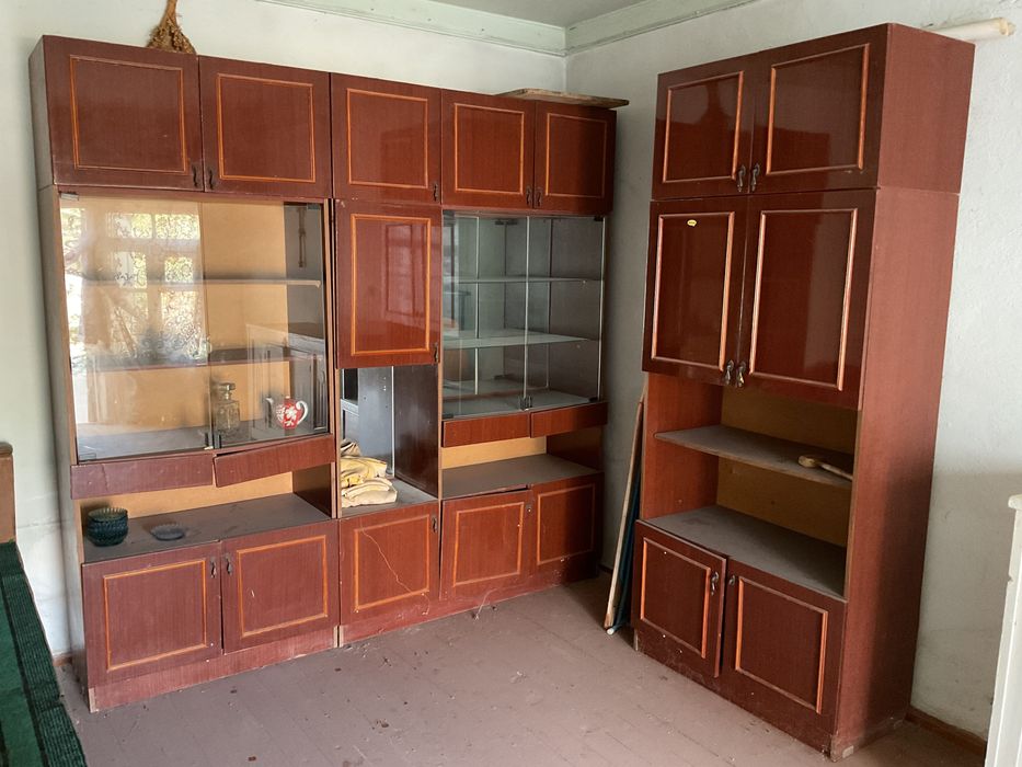 Шифоньер продается трех дверная, б/у в хорошем состояние.